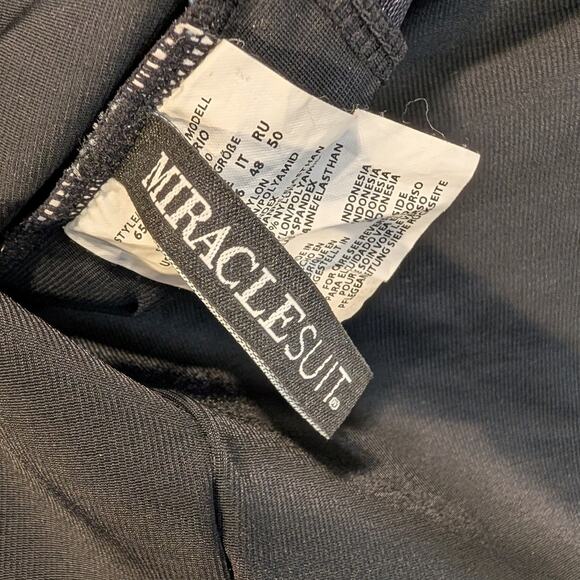 Miraclesuit Paillette Brio Printed One Piece Swimsuit Swim Pool Beach - Size 14 - Picture 8 of 9